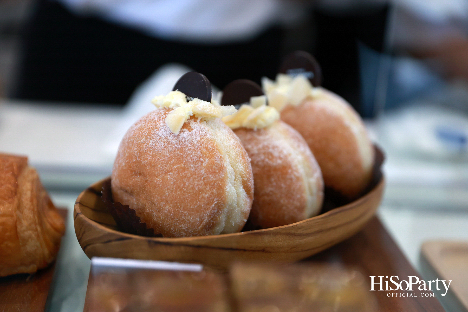 ‘KAWS:HOLIDAY THAILAND’ แลนด์มาร์กศิลปะกลางสนามหลวง ครั้งแรกในไทย พร้อมเปิดให้ชมฟรี!