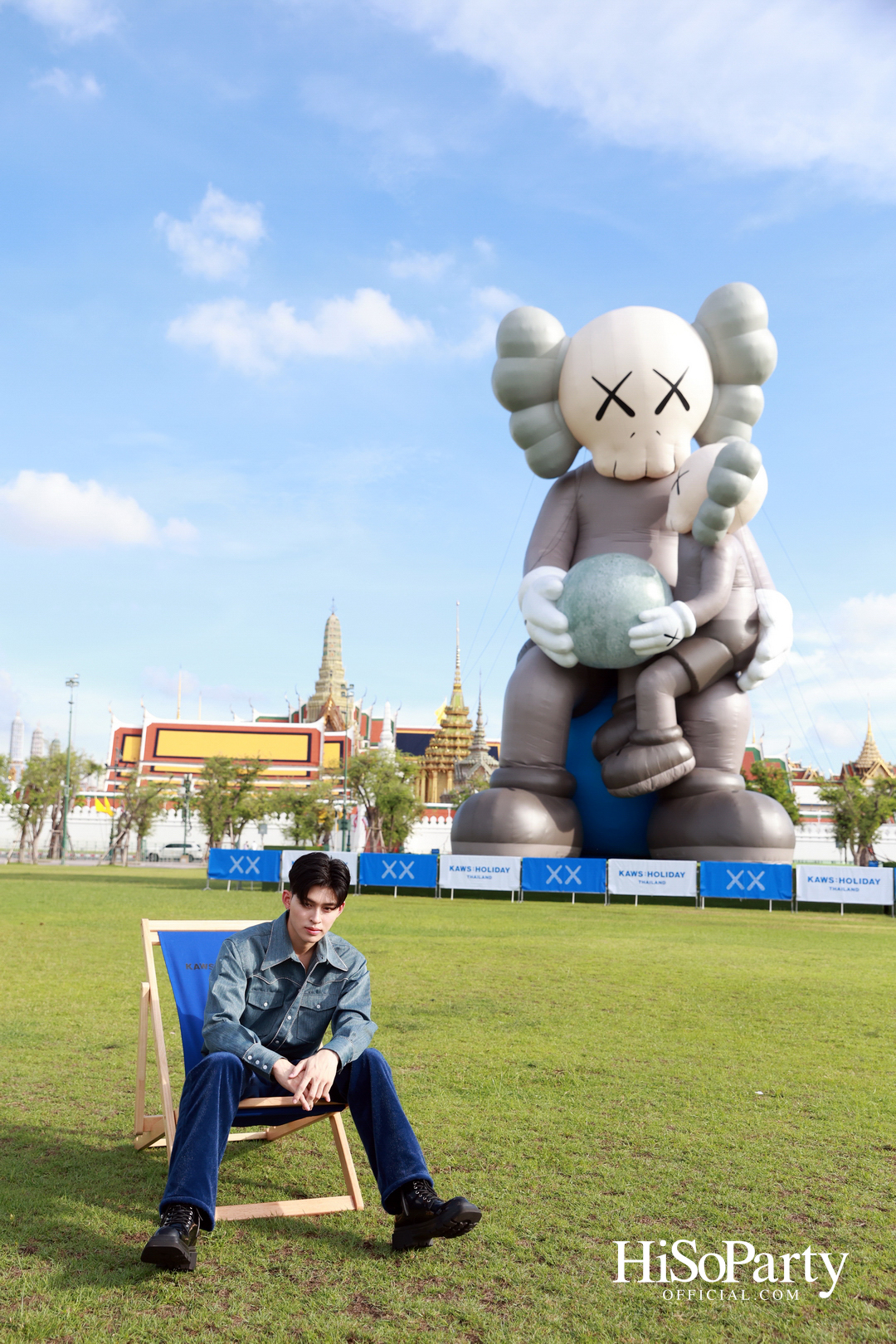 ‘KAWS:HOLIDAY THAILAND’ แลนด์มาร์กศิลปะกลางสนามหลวง ครั้งแรกในไทย พร้อมเปิดให้ชมฟรี!