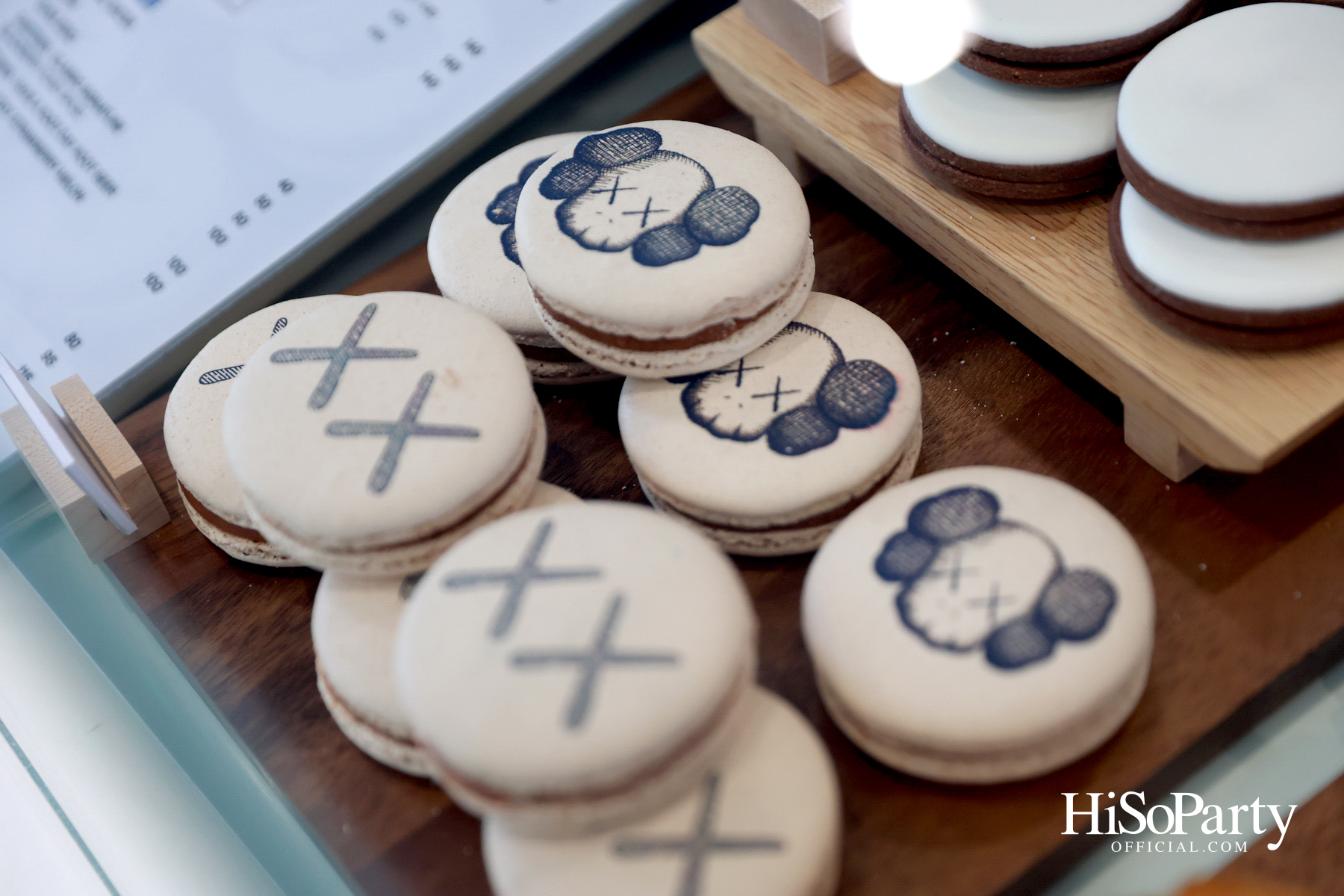 ‘KAWS:HOLIDAY THAILAND’ แลนด์มาร์กศิลปะกลางสนามหลวง ครั้งแรกในไทย พร้อมเปิดให้ชมฟรี!