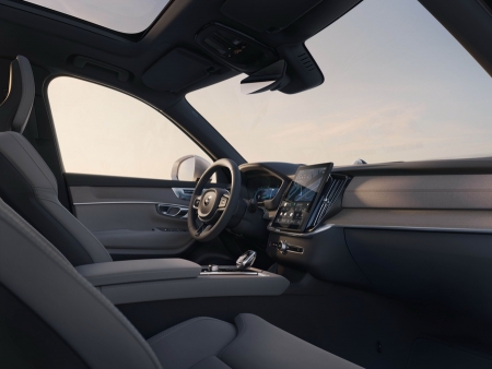 Volvo XC90 ปลั๊กอินไฮบริดโฉมใหม่ SUV ระดับพรีเมียม ที่ตอบโจทย์ทั้งพลังงานและดีไซน์