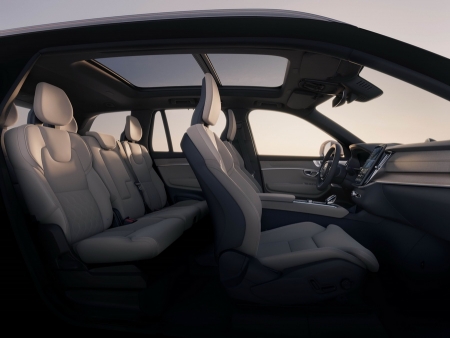 Volvo XC90 ปลั๊กอินไฮบริดโฉมใหม่ SUV ระดับพรีเมียม ที่ตอบโจทย์ทั้งพลังงานและดีไซน์