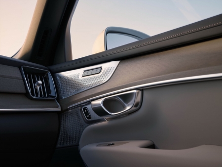 Volvo XC90 ปลั๊กอินไฮบริดโฉมใหม่ SUV ระดับพรีเมียม ที่ตอบโจทย์ทั้งพลังงานและดีไซน์