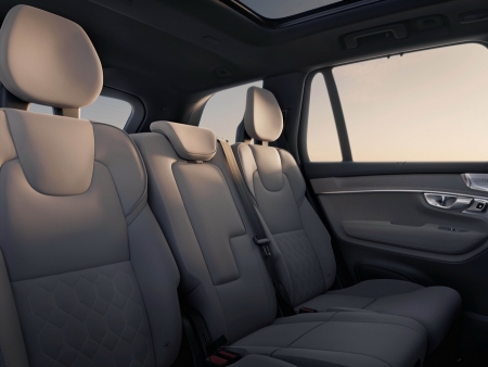 Volvo XC90 ปลั๊กอินไฮบริดโฉมใหม่ SUV ระดับพรีเมียม ที่ตอบโจทย์ทั้งพลังงานและดีไซน์
