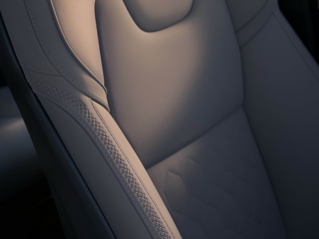 Volvo XC90 ปลั๊กอินไฮบริดโฉมใหม่ SUV ระดับพรีเมียม ที่ตอบโจทย์ทั้งพลังงานและดีไซน์