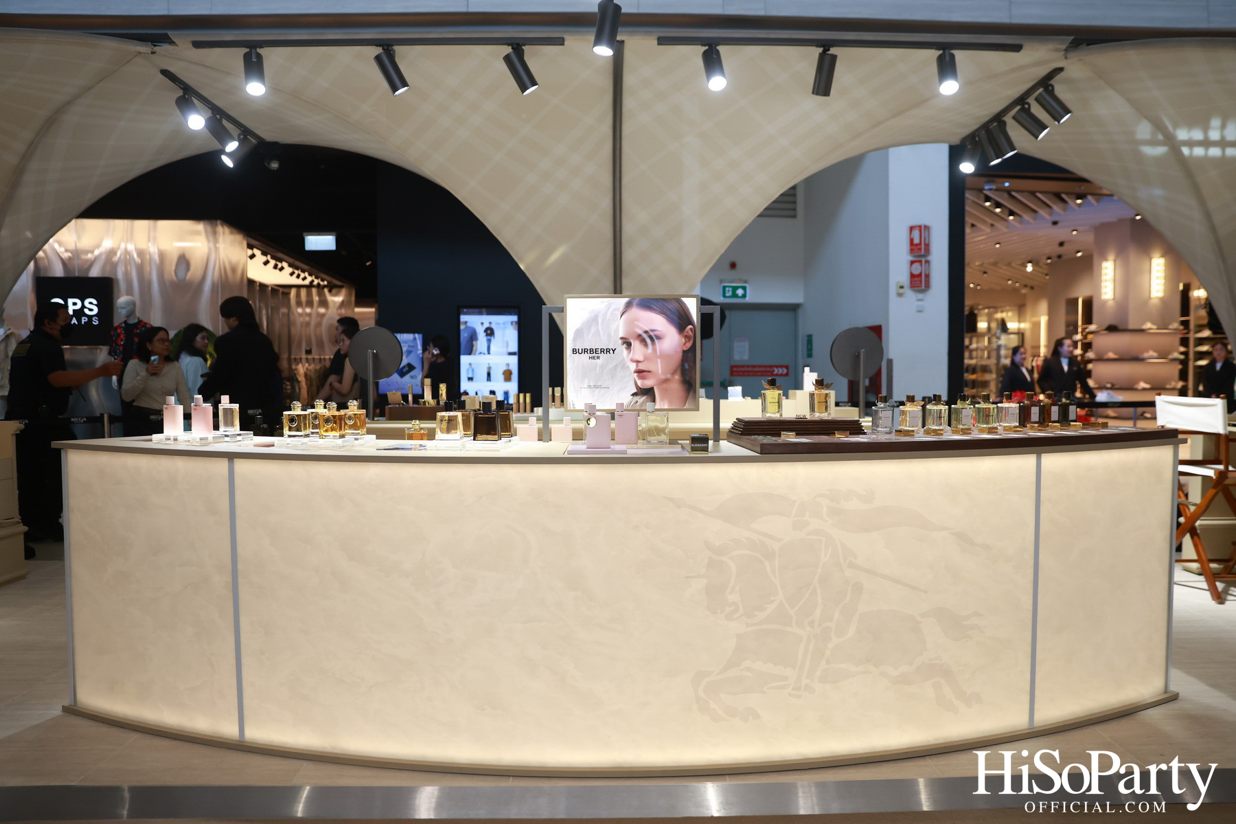 BURBERRY BEAUTY เปิดตัว Burberry Basecamp สโตร์แห่งใหม่ ณ เมกาบางนา