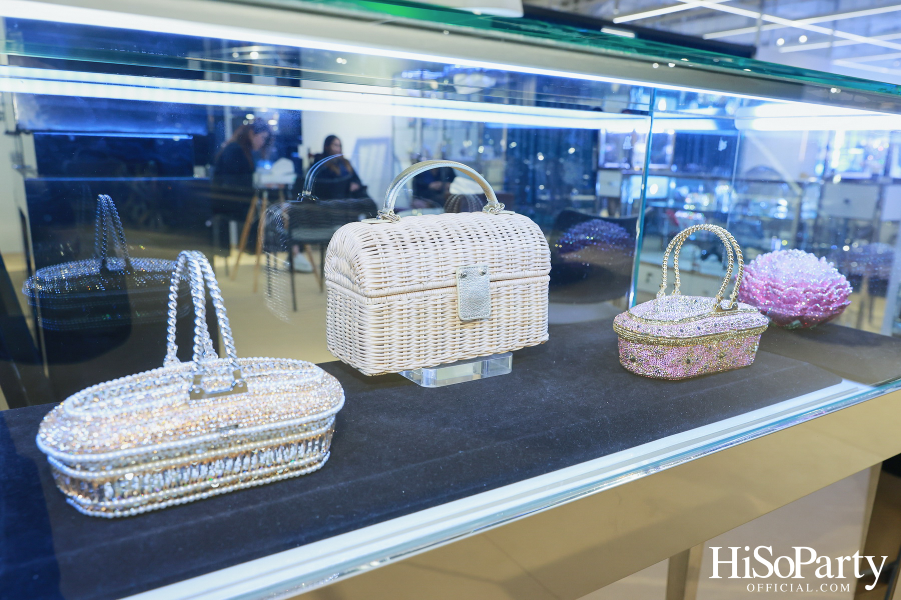 HiSoParty เชิญแขกคนพิเศษร่วมสัมผัส 'THE ULTIMATE LUXURY EXPERIENCE' โดย BEAUTY GEMS x BENTLEY BANGKOK