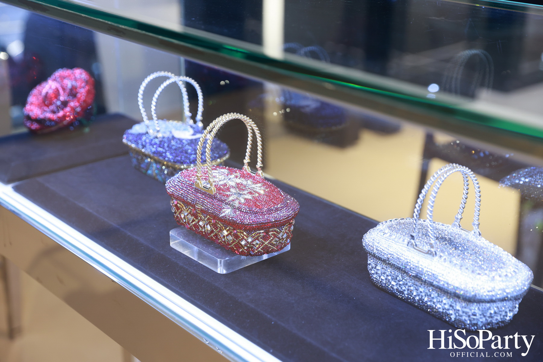 HiSoParty เชิญแขกคนพิเศษร่วมสัมผัส 'THE ULTIMATE LUXURY EXPERIENCE' โดย BEAUTY GEMS x BENTLEY BANGKOK
