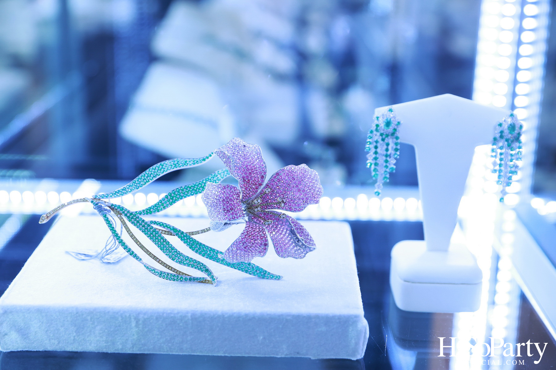 HiSoParty เชิญแขกคนพิเศษร่วมสัมผัส 'THE ULTIMATE LUXURY EXPERIENCE' โดย BEAUTY GEMS x BENTLEY BANGKOK