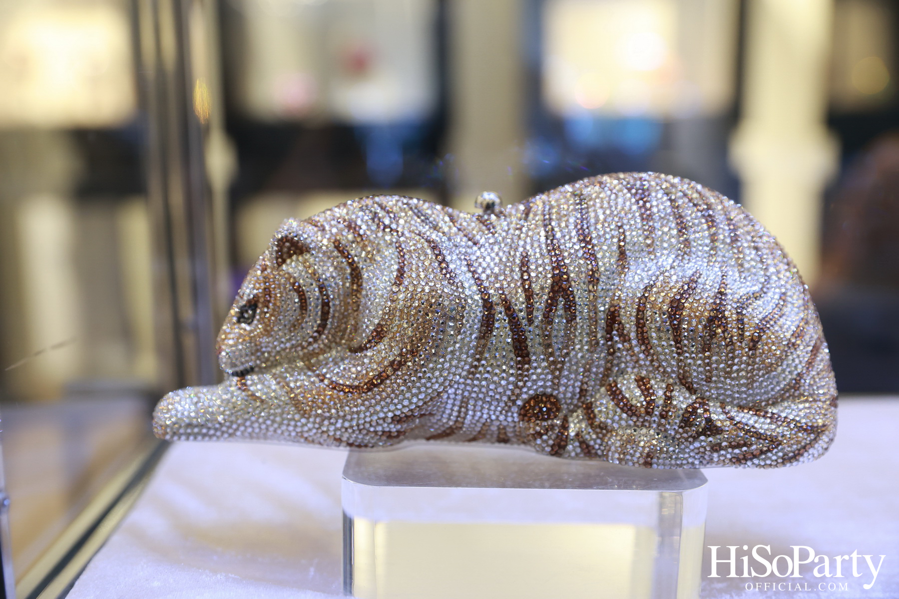 HiSoParty เชิญแขกคนพิเศษร่วมสัมผัส 'THE ULTIMATE LUXURY EXPERIENCE' โดย BEAUTY GEMS x BENTLEY BANGKOK