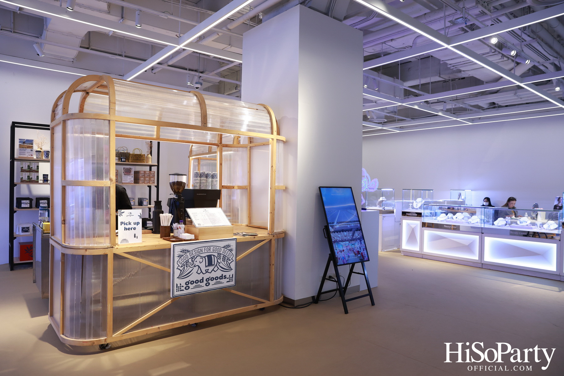 HiSoParty เชิญแขกคนพิเศษร่วมสัมผัส 'THE ULTIMATE LUXURY EXPERIENCE' โดย BEAUTY GEMS x BENTLEY BANGKOK