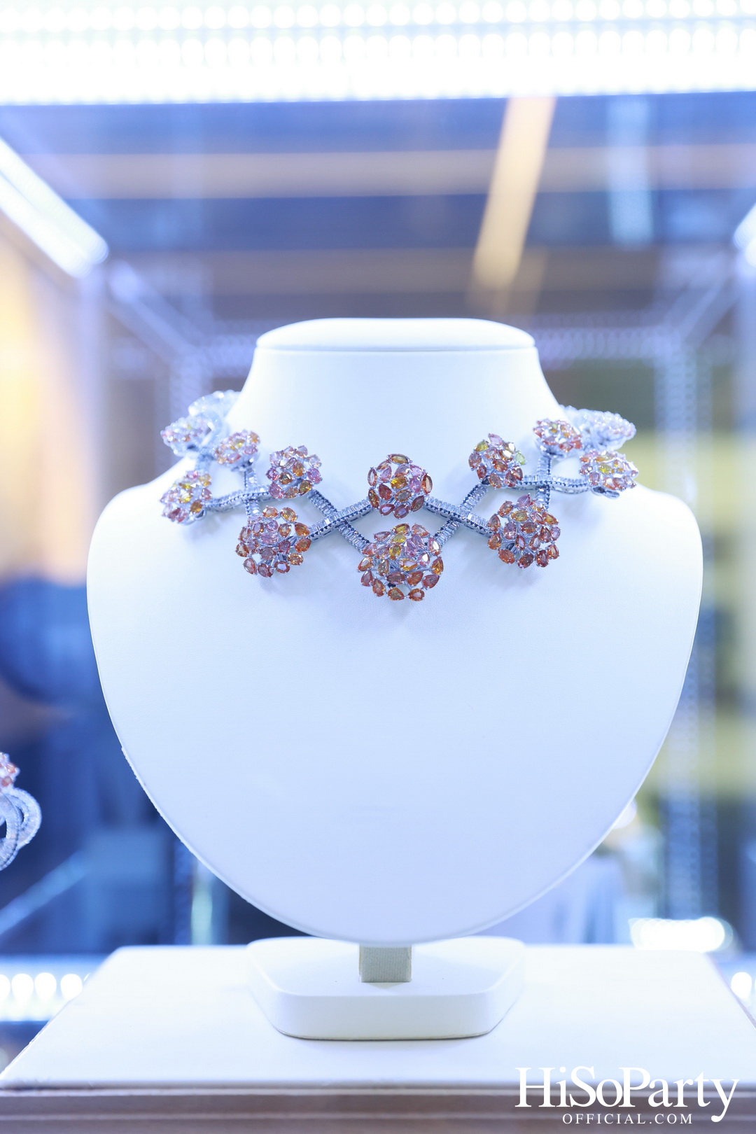 HiSoParty เชิญแขกคนพิเศษร่วมสัมผัส 'THE ULTIMATE LUXURY EXPERIENCE' โดย BEAUTY GEMS x BENTLEY BANGKOK