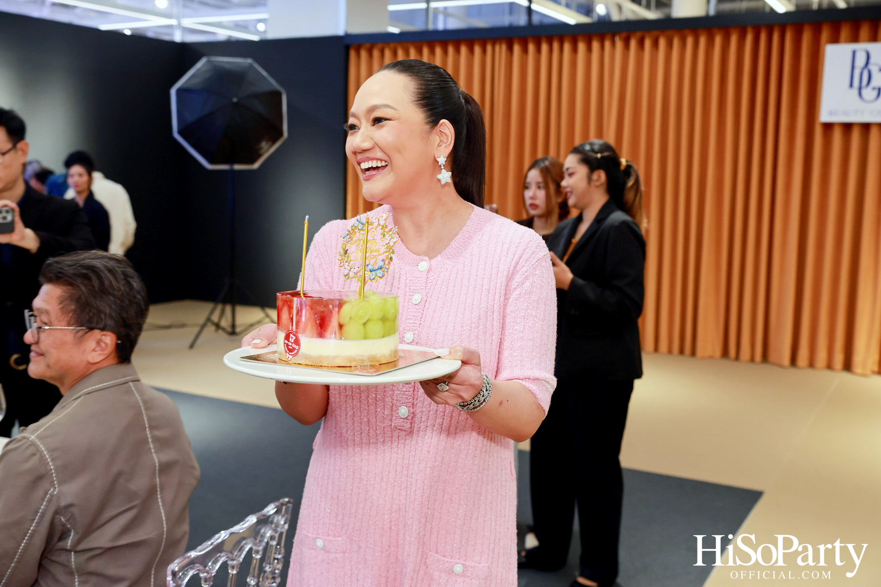 HiSoParty เชิญแขกคนพิเศษร่วมสัมผัส 'THE ULTIMATE LUXURY EXPERIENCE' โดย BEAUTY GEMS x BENTLEY BANGKOK
