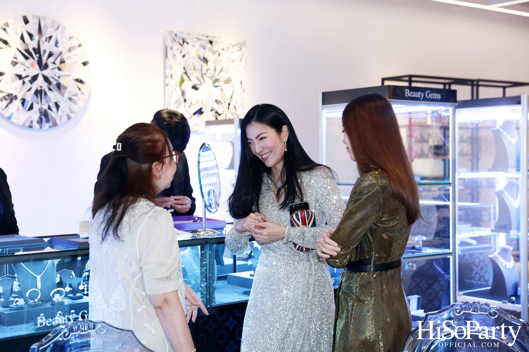 HiSoParty เชิญแขกคนพิเศษร่วมสัมผัส 'THE ULTIMATE LUXURY EXPERIENCE' โดย BEAUTY GEMS x BENTLEY BANGKOK