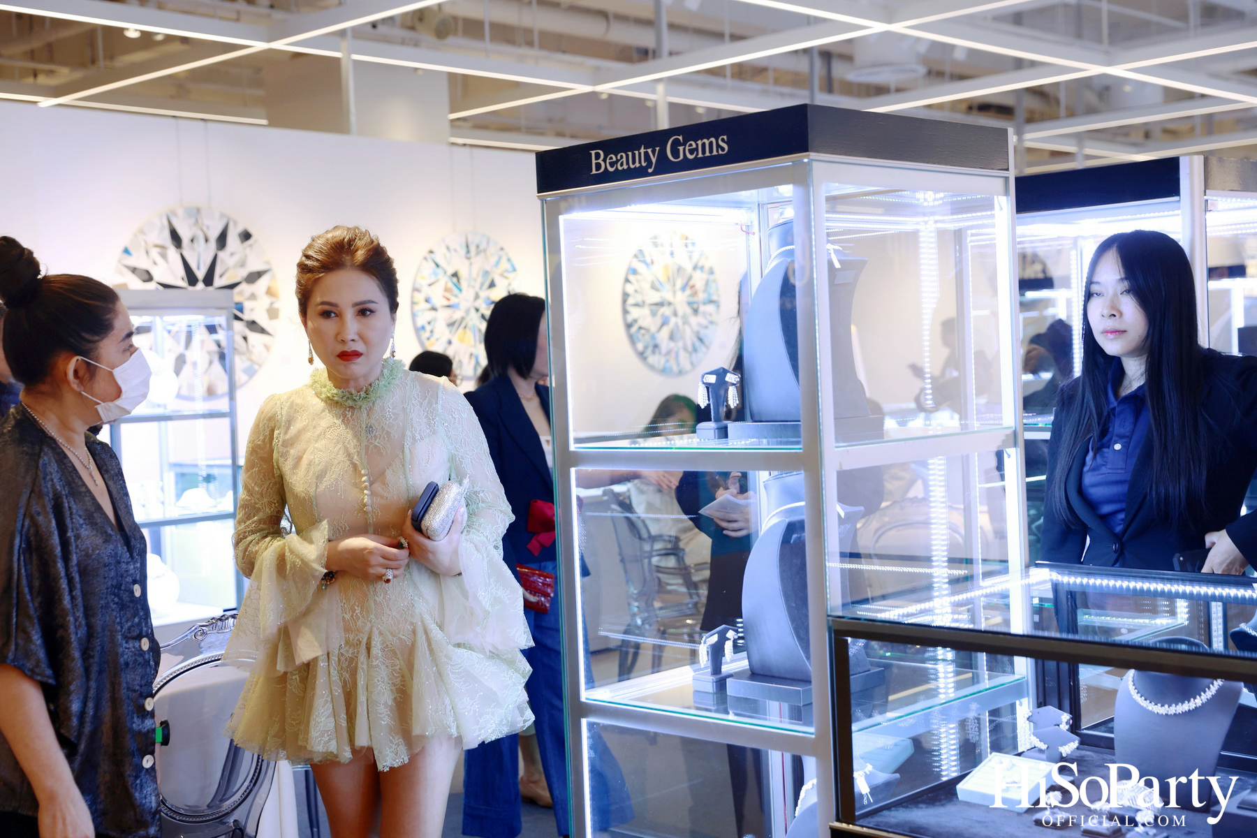 HiSoParty เชิญแขกคนพิเศษร่วมสัมผัส 'THE ULTIMATE LUXURY EXPERIENCE' โดย BEAUTY GEMS x BENTLEY BANGKOK