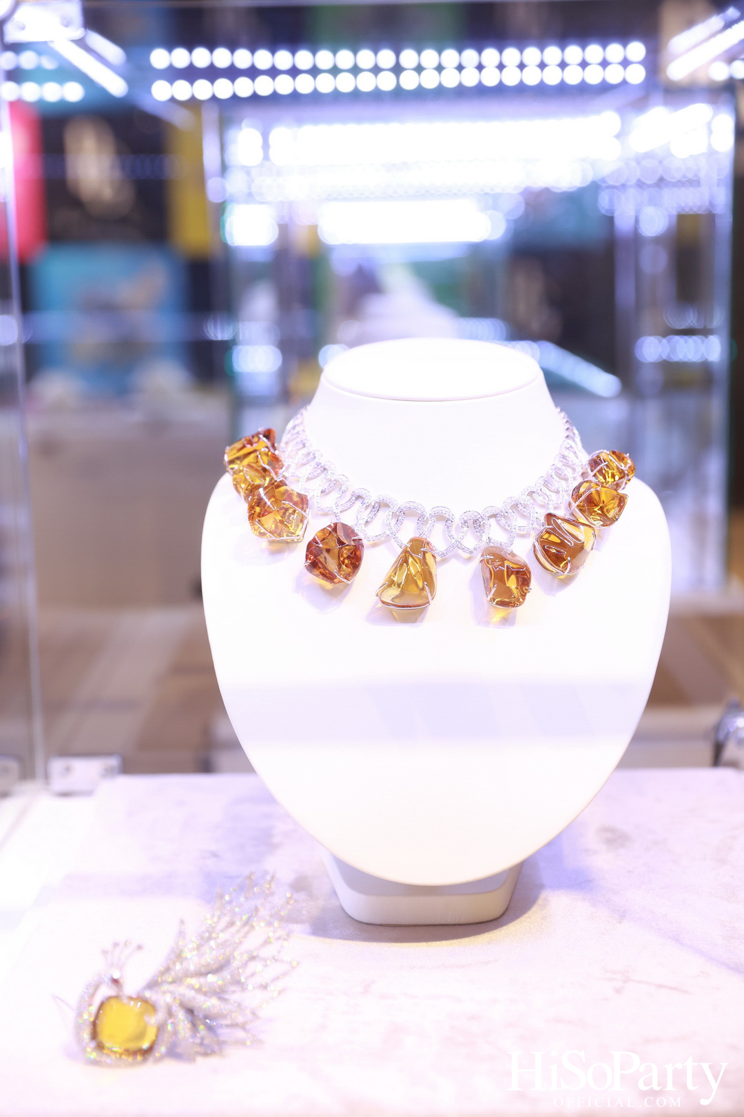 HiSoParty เชิญแขกคนพิเศษร่วมสัมผัส 'THE ULTIMATE LUXURY EXPERIENCE' โดย BEAUTY GEMS x BENTLEY BANGKOK