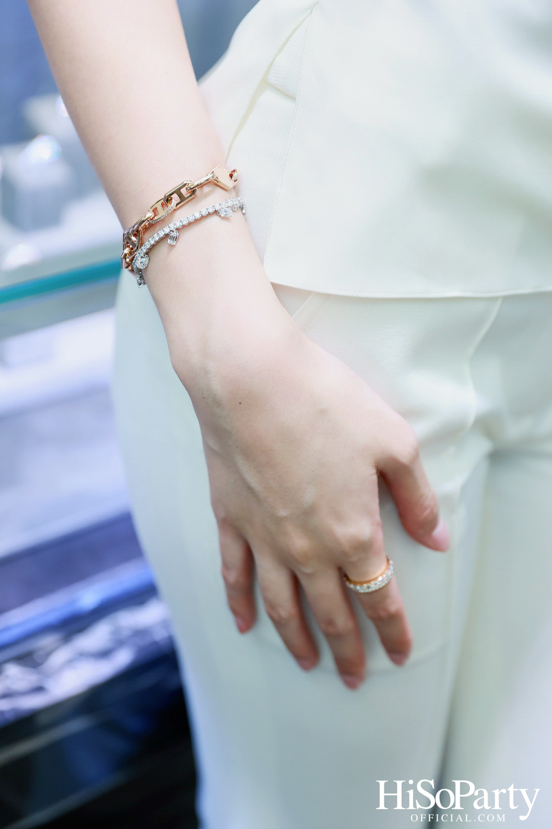 GEMS PAVILION เปิดตัวคอลเลกชัน ‘THE LINÉA’ ที่ร้อยเรียงความงาม ผ่านทุกจังหวะของเส้นสาย