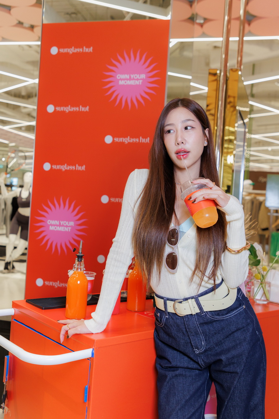 Sunglass Hut เปิดตัวแคมเปญระดับโลก ‘Own Your Moment’ ที่ประเทศไทยเป็นแห่งแรก จุดประกายความมั่นใจผ่านสไตล์แว่นตากันแดด