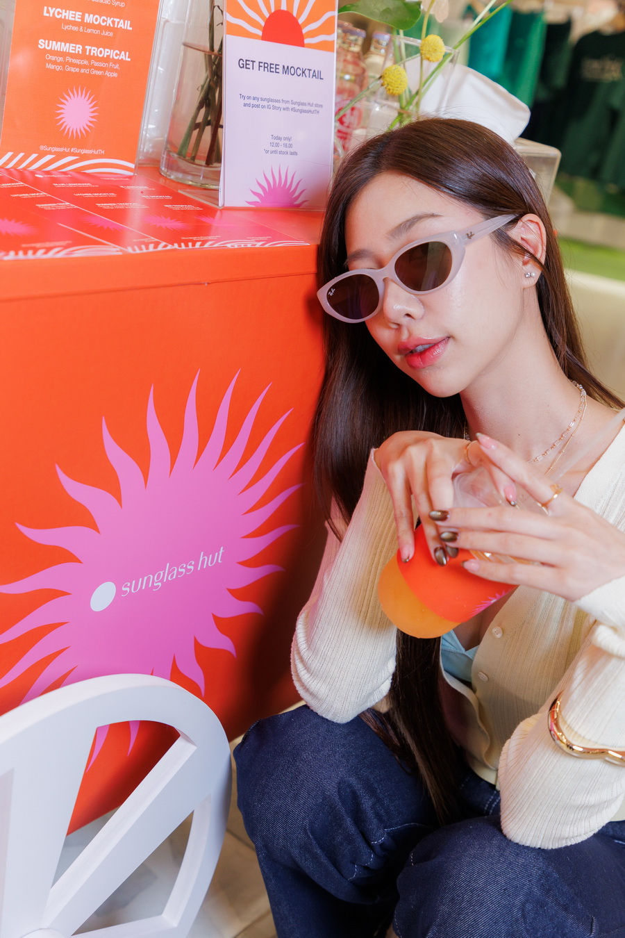 Sunglass Hut เปิดตัวแคมเปญระดับโลก ‘Own Your Moment’ ที่ประเทศไทยเป็นแห่งแรก จุดประกายความมั่นใจผ่านสไตล์แว่นตากันแดด