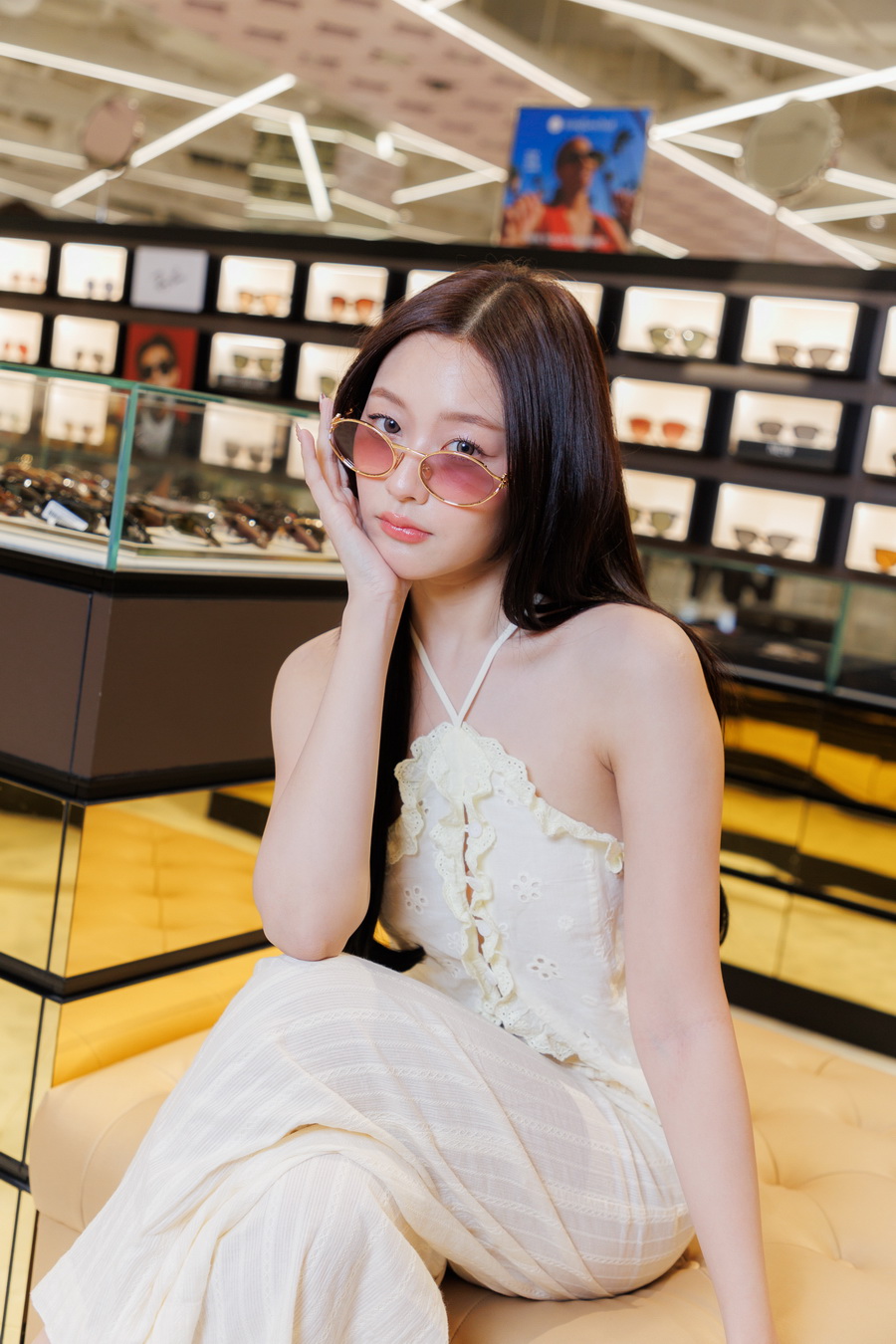 Sunglass Hut เปิดตัวแคมเปญระดับโลก ‘Own Your Moment’ ที่ประเทศไทยเป็นแห่งแรก จุดประกายความมั่นใจผ่านสไตล์แว่นตากันแดด