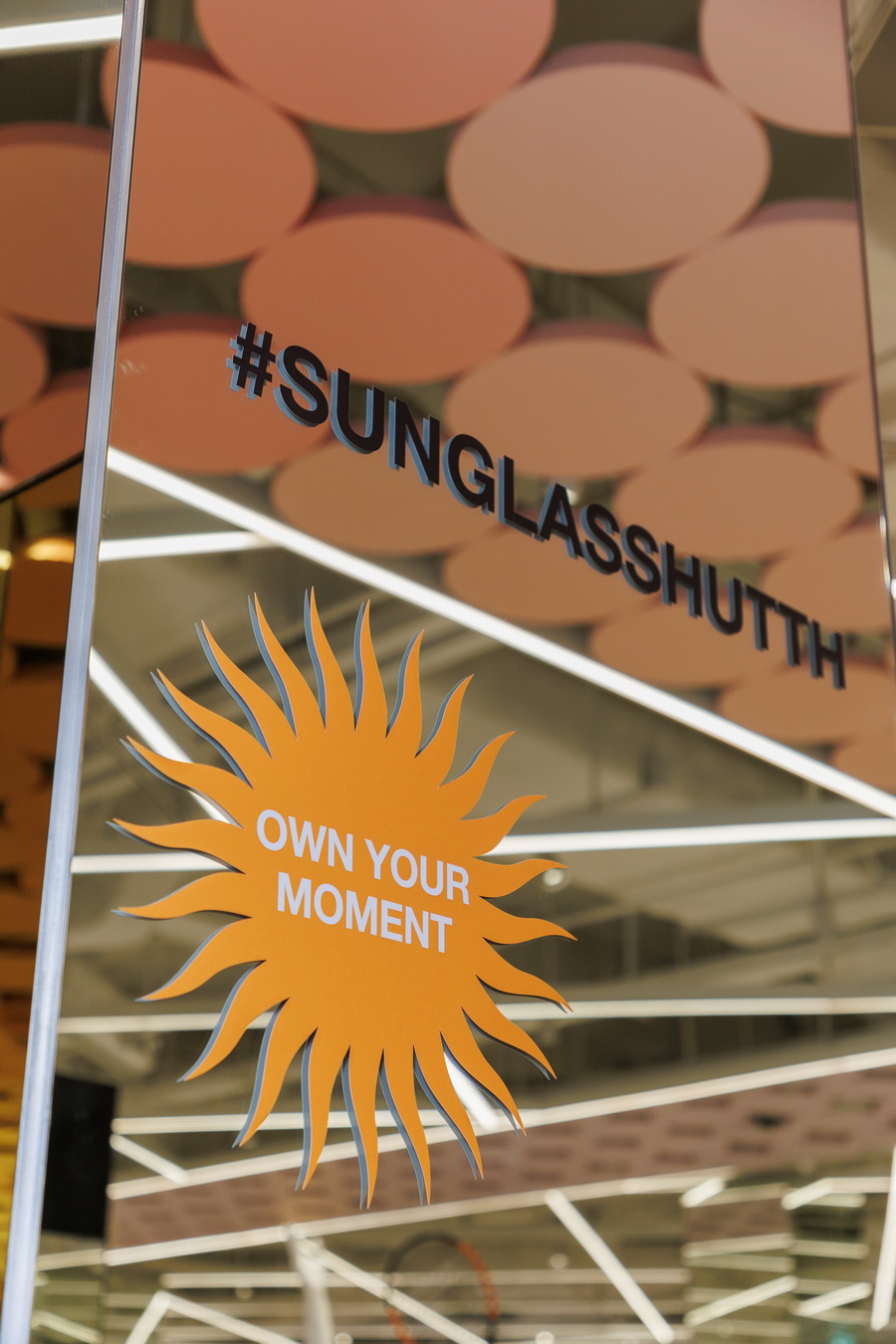 Sunglass Hut เปิดตัวแคมเปญระดับโลก ‘Own Your Moment’ ที่ประเทศไทยเป็นแห่งแรก จุดประกายความมั่นใจผ่านสไตล์แว่นตากันแดด