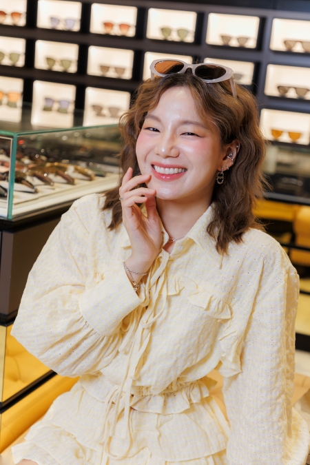 Sunglass Hut เปิดตัวแคมเปญระดับโลก ‘Own Your Moment’ ที่ประเทศไทยเป็นแห่งแรก จุดประกายความมั่นใจผ่านสไตล์แว่นตากันแดด