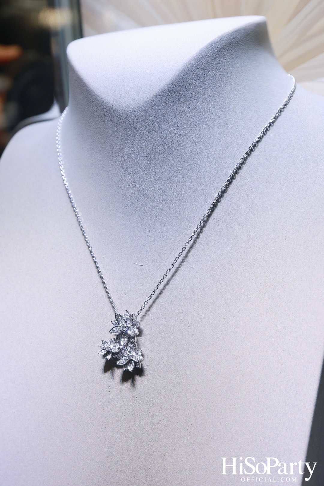 Van Cleef & Arpels เปิดตัวบูติกแห่งใหม่ ณ สยามพารากอน สะท้อนเสน่ห์แห่งเมซงฝรั่งเศส ผสานศิลปะและวัฒนธรรมไทยอย่างละเมียดละไม