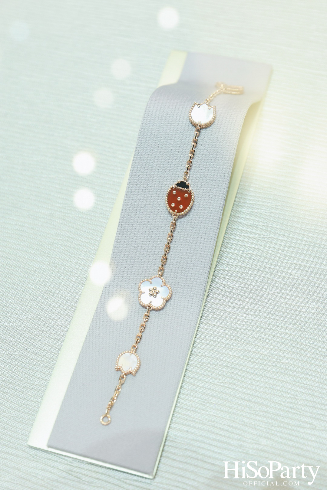 Van Cleef & Arpels เปิดตัวบูติกแห่งใหม่ ณ สยามพารากอน สะท้อนเสน่ห์แห่งเมซงฝรั่งเศส ผสานศิลปะและวัฒนธรรมไทยอย่างละเมียดละไม