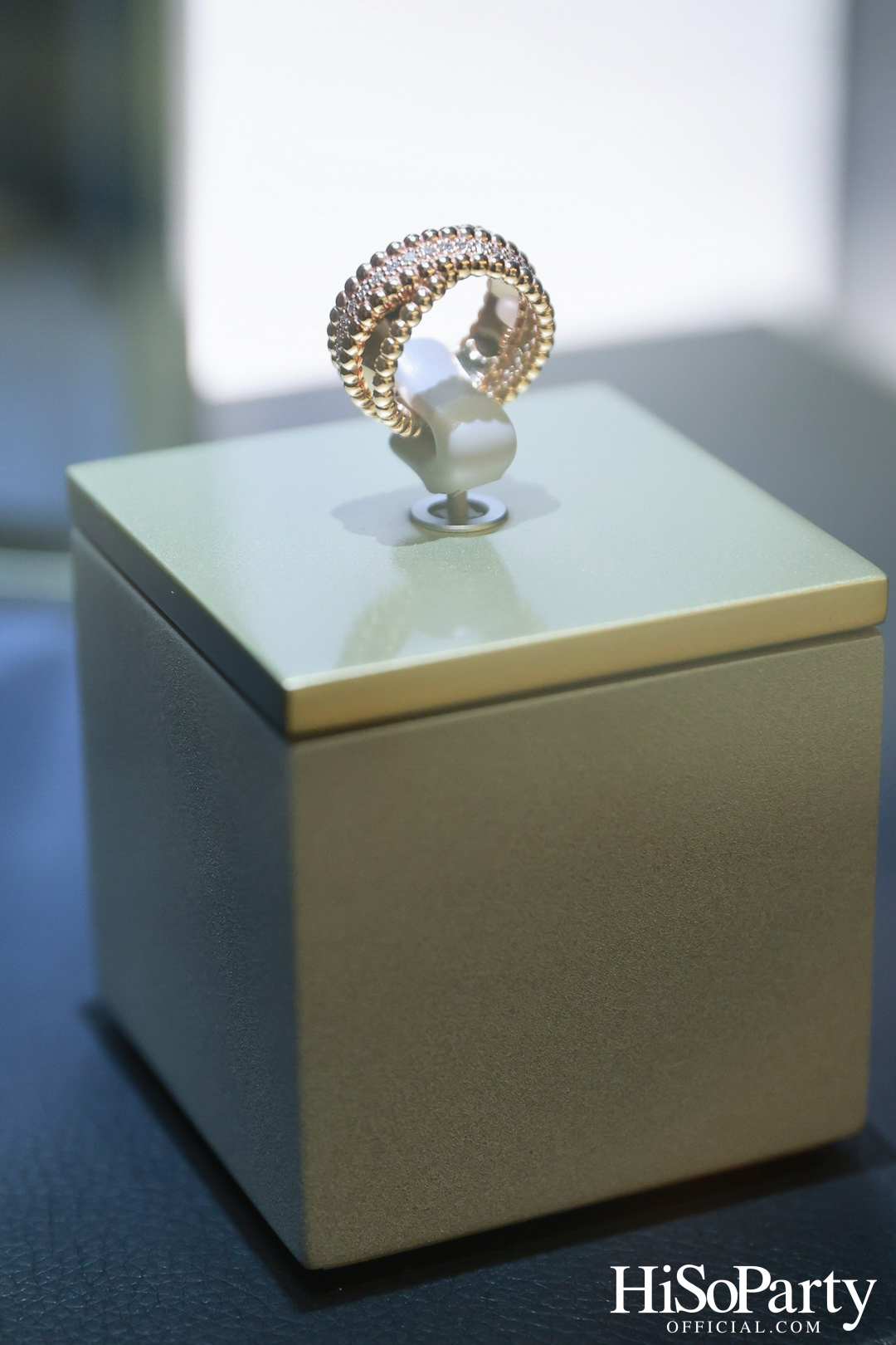 Van Cleef & Arpels เปิดตัวบูติกแห่งใหม่ ณ สยามพารากอน สะท้อนเสน่ห์แห่งเมซงฝรั่งเศส ผสานศิลปะและวัฒนธรรมไทยอย่างละเมียดละไม