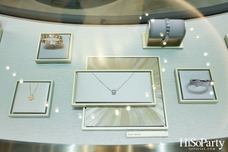 Van Cleef & Arpels เปิดตัวบูติกแห่งใหม่ ณ สยามพารากอน สะท้อนเสน่ห์แห่งเมซงฝรั่งเศส ผสานศิลปะและวัฒนธรรมไทยอย่างละเมียดละไม