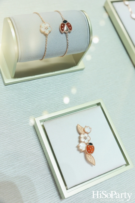 Van Cleef & Arpels เปิดตัวบูติกแห่งใหม่ ณ สยามพารากอน สะท้อนเสน่ห์แห่งเมซงฝรั่งเศส ผสานศิลปะและวัฒนธรรมไทยอย่างละเมียดละไม