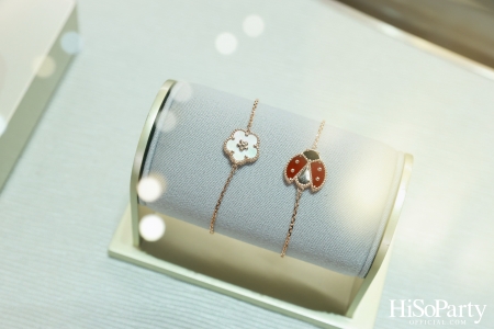 Van Cleef & Arpels เปิดตัวบูติกแห่งใหม่ ณ สยามพารากอน สะท้อนเสน่ห์แห่งเมซงฝรั่งเศส ผสานศิลปะและวัฒนธรรมไทยอย่างละเมียดละไม