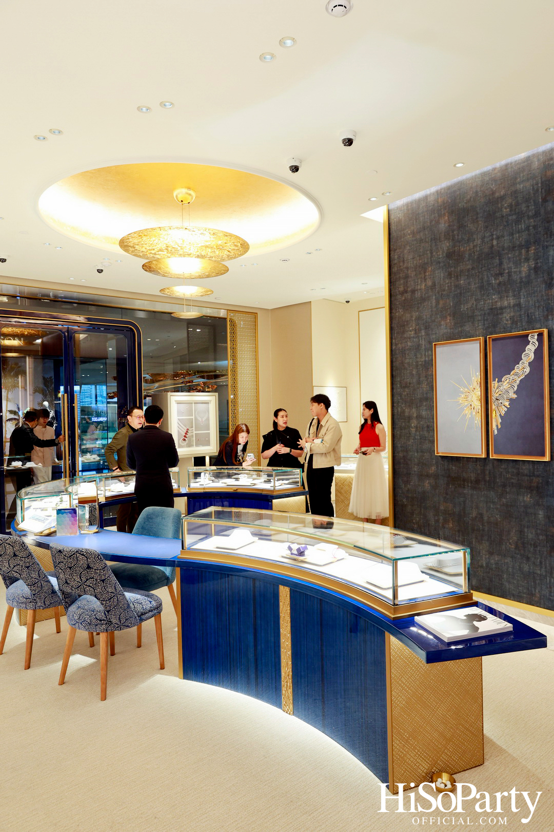 Chaumet แบรนด์เครื่องประดับชั้นสูงจากฝรั่งเศส ร่วมเฉลิมฉลอง Pride Month ด้วยอินสตอลเลชันพิเศษภายในบูติก