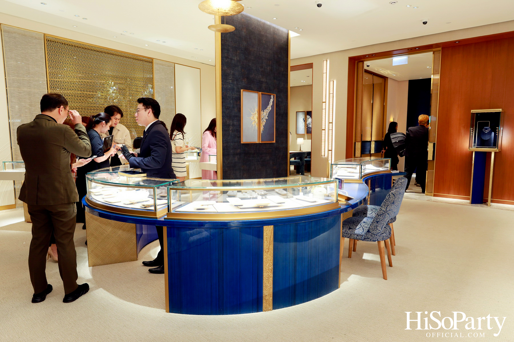 Chaumet แบรนด์เครื่องประดับชั้นสูงจากฝรั่งเศส ร่วมเฉลิมฉลอง Pride Month ด้วยอินสตอลเลชันพิเศษภายในบูติก