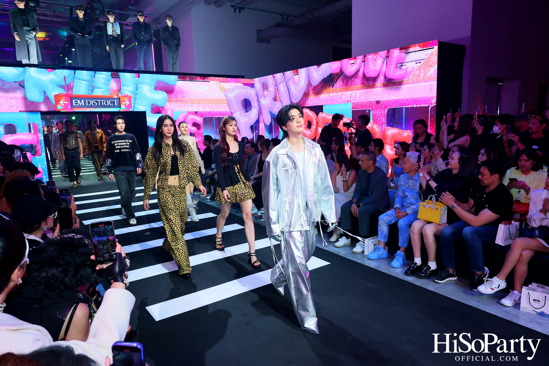  EM DISTRICT เปิดรันเวย์ ‘EMFASHIONICON EDGE’ ในคอนเซปต์ The Essence of Bangkok พร้อมเปิดฉากเดือน PRIDE