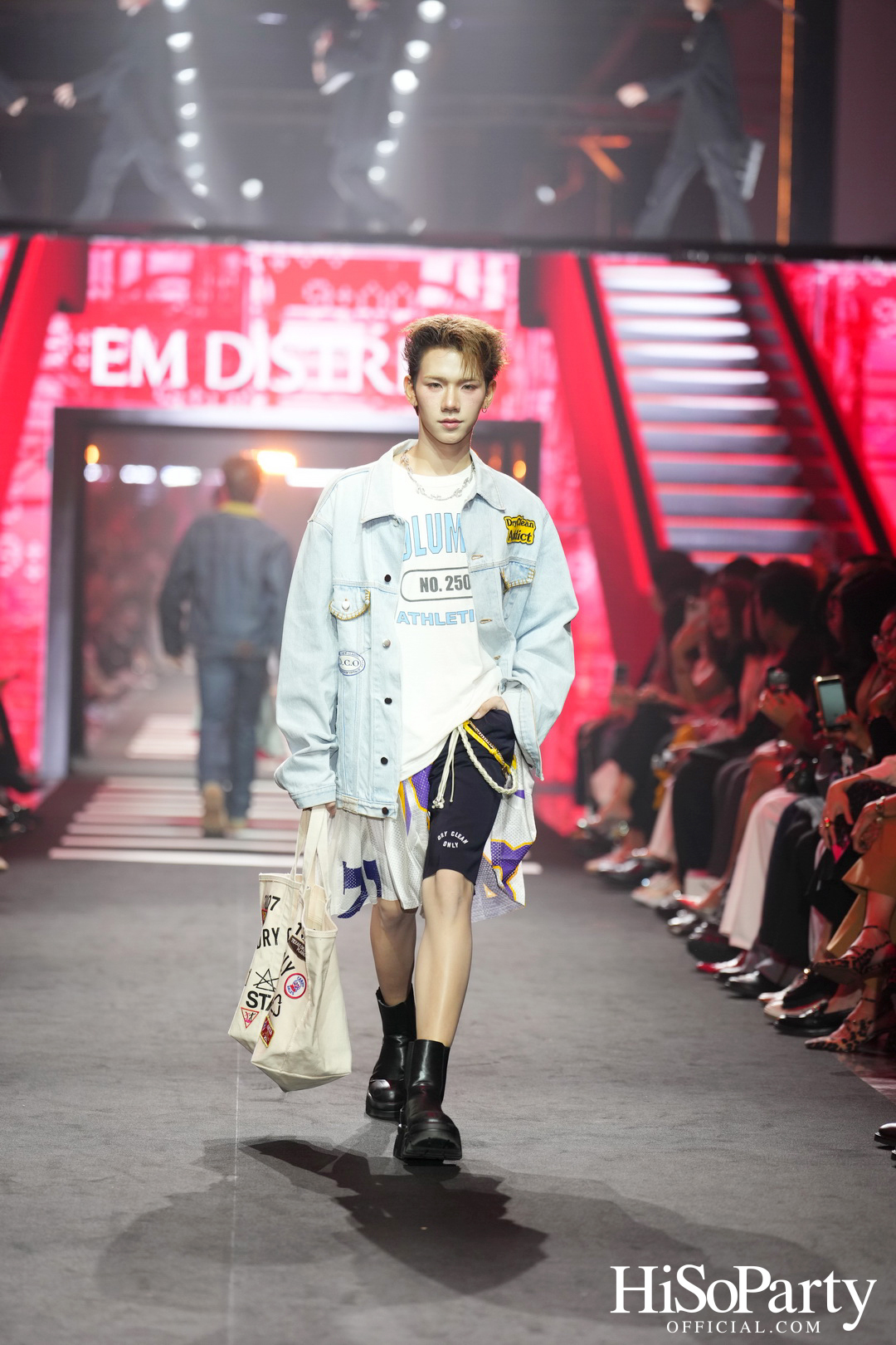  EM DISTRICT เปิดรันเวย์ ‘EMFASHIONICON EDGE’ ในคอนเซปต์ The Essence of Bangkok พร้อมเปิดฉากเดือน PRIDE