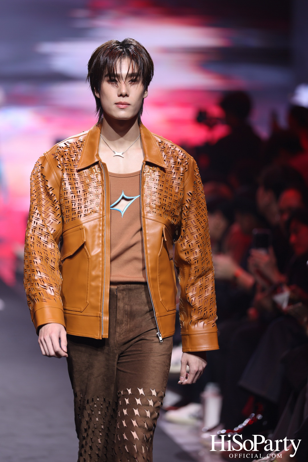  EM DISTRICT เปิดรันเวย์ ‘EMFASHIONICON EDGE’ ในคอนเซปต์ The Essence of Bangkok พร้อมเปิดฉากเดือน PRIDE