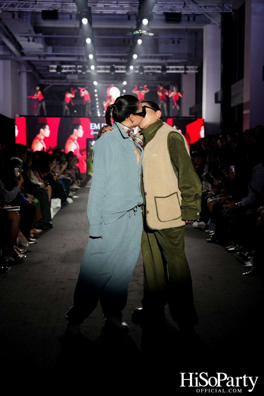  EM DISTRICT เปิดรันเวย์ ‘EMFASHIONICON EDGE’ ในคอนเซปต์ The Essence of Bangkok พร้อมเปิดฉากเดือน PRIDE