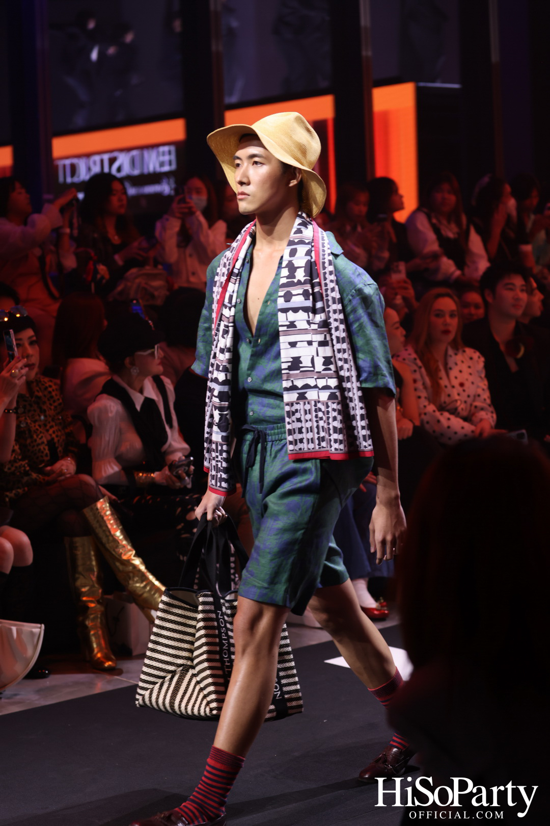  EM DISTRICT เปิดรันเวย์ ‘EMFASHIONICON EDGE’ ในคอนเซปต์ The Essence of Bangkok พร้อมเปิดฉากเดือน PRIDE