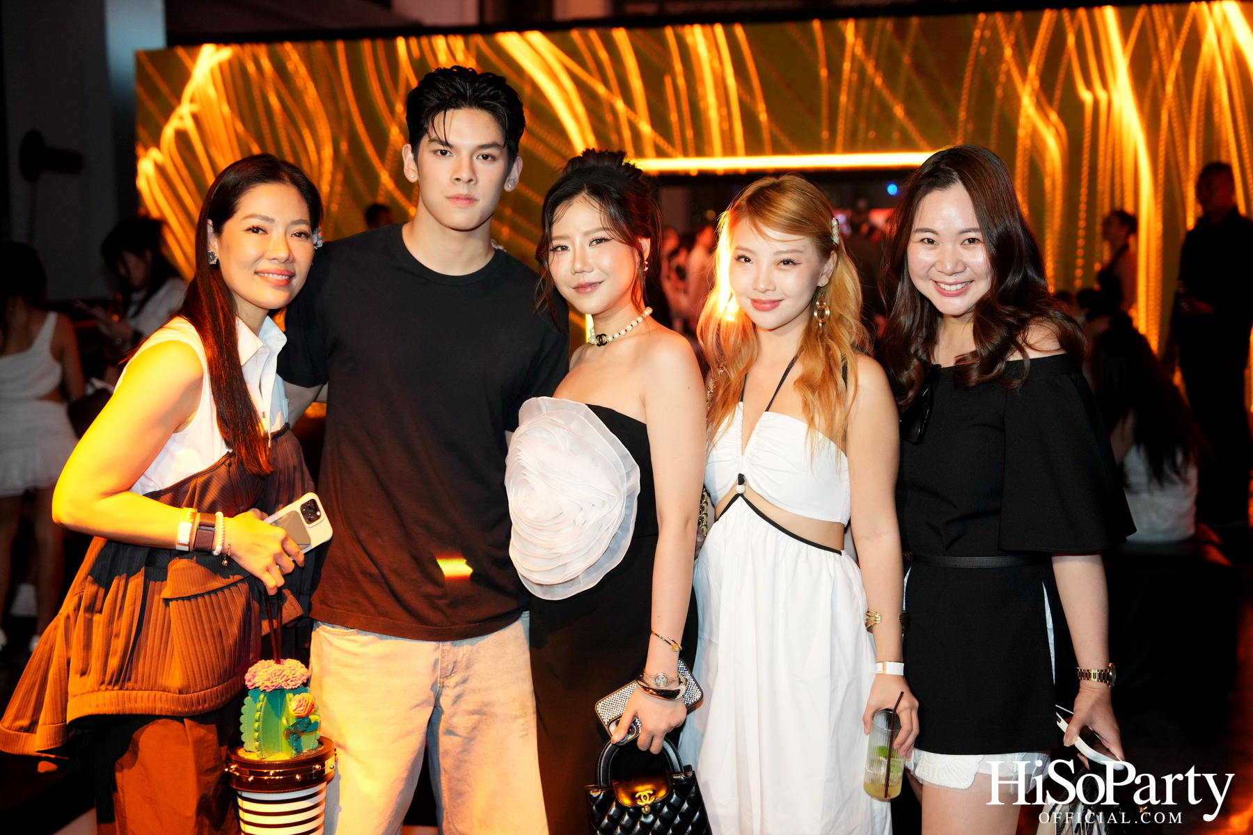  EM DISTRICT เปิดรันเวย์ ‘EMFASHIONICON EDGE’ ในคอนเซปต์ The Essence of Bangkok พร้อมเปิดฉากเดือน PRIDE