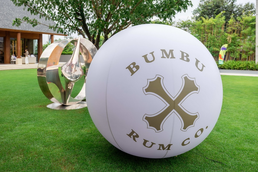 'Sip into the Sunset' ค่ำคืนสุดชิลริมทะเลภูเก็ต กับเครื่องดื่มพรีเมียมและวิวพระอาทิตย์ตกสุดโรแมนติก