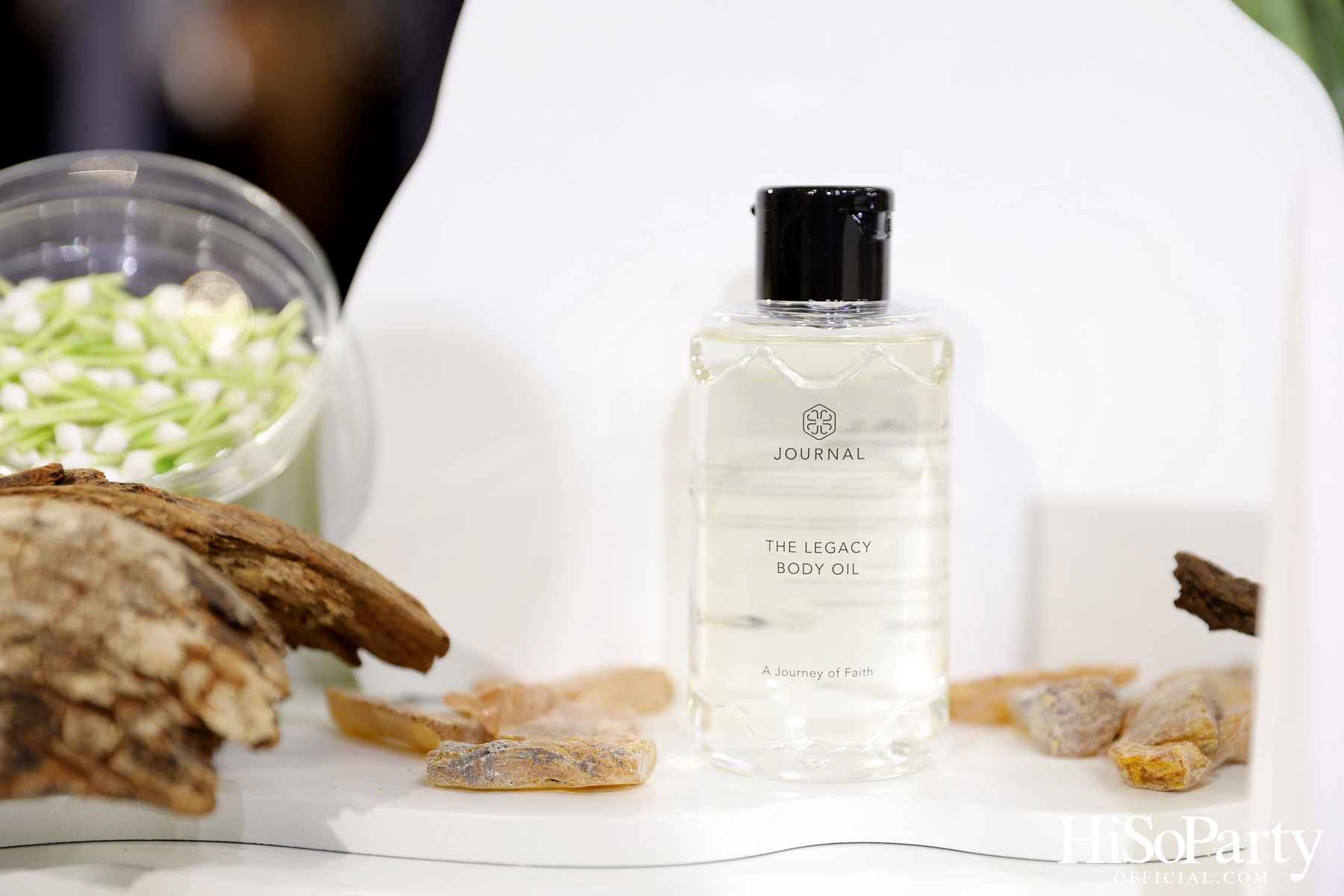 ‘JOURNAL’ เปิดตัว ‘พีพี–กฤษฏ์’ ในฐานะพรีเซ็นเตอร์คนใหม่ของ JOURNAL Body Oil ถ่ายทอดเสน่ห์ความหอมจากภายในสู่ภายนอก