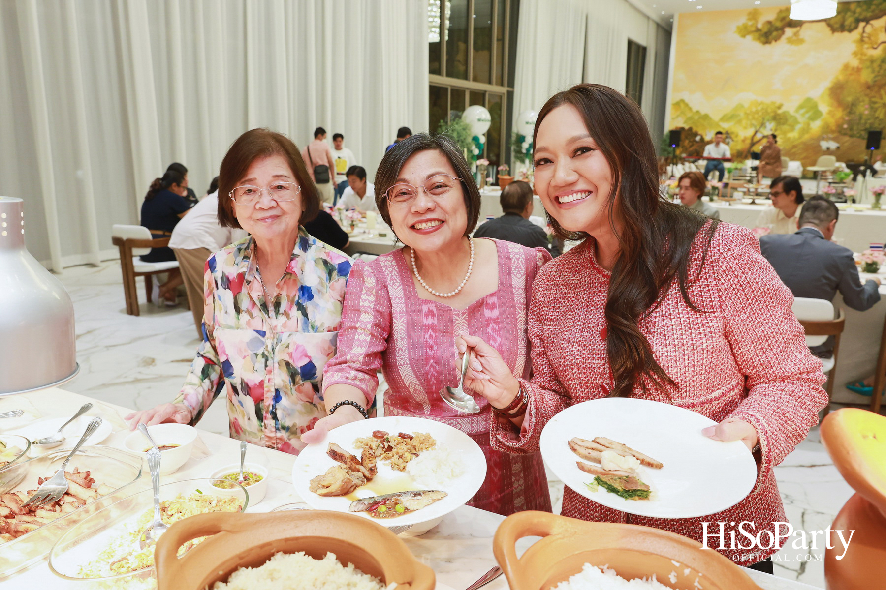 ครอบครัวลีโอณีโอ-มหากิจศิริ จัดงานเลี้ยงรับรองเอกอัครราชทูตฟิลิปปินส์ ท่ามกลางบรรยากาศอบอุ่น