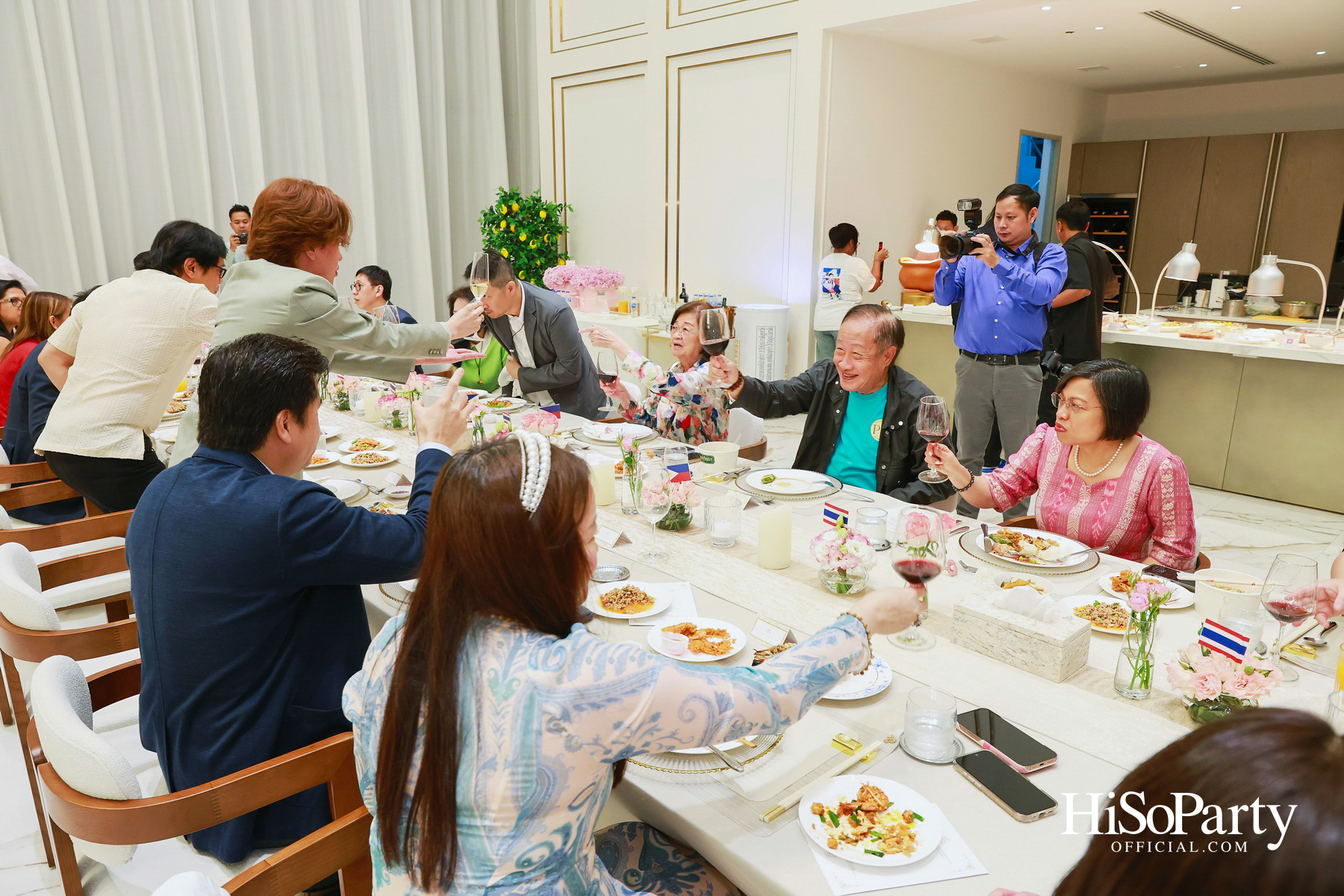 ครอบครัวลีโอณีโอ-มหากิจศิริ จัดงานเลี้ยงรับรองเอกอัครราชทูตฟิลิปปินส์ ท่ามกลางบรรยากาศอบอุ่น