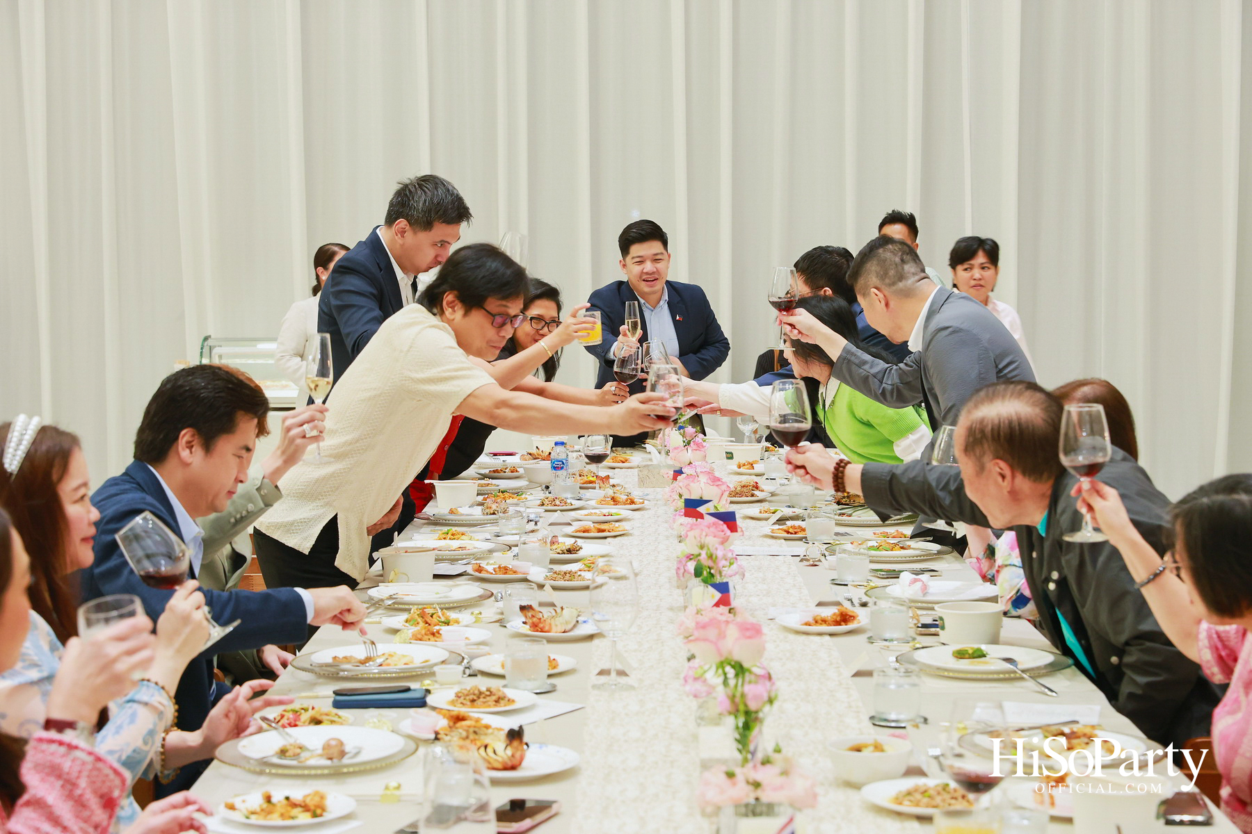 ครอบครัวลีโอณีโอ-มหากิจศิริ จัดงานเลี้ยงรับรองเอกอัครราชทูตฟิลิปปินส์ ท่ามกลางบรรยากาศอบอุ่น