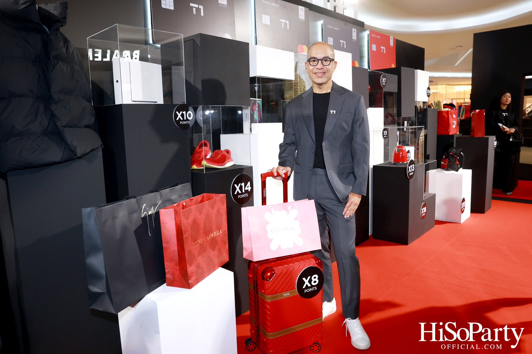 เซ็นทรัล เดอะวัน เปิดตัวภาพลักษณ์แบรนด์และบัตรเครดิตโฉมใหม่ พร้อมหนังโฆษณาโดย นวพล ธำรงรัตนฤทธิ์ และนักแสดงรุ่นใหม่ เจนเย่-เมธิกา