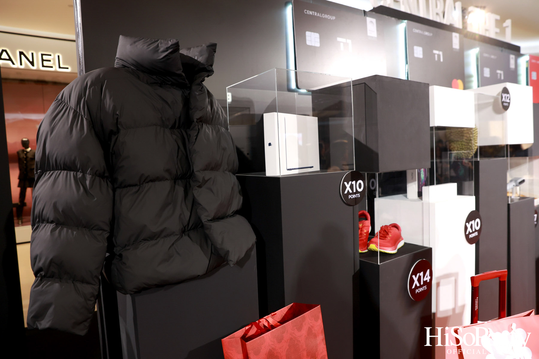 เซ็นทรัล เดอะวัน เปิดตัวภาพลักษณ์แบรนด์และบัตรเครดิตโฉมใหม่ พร้อมหนังโฆษณาโดย นวพล ธำรงรัตนฤทธิ์ และนักแสดงรุ่นใหม่ เจนเย่-เมธิกา