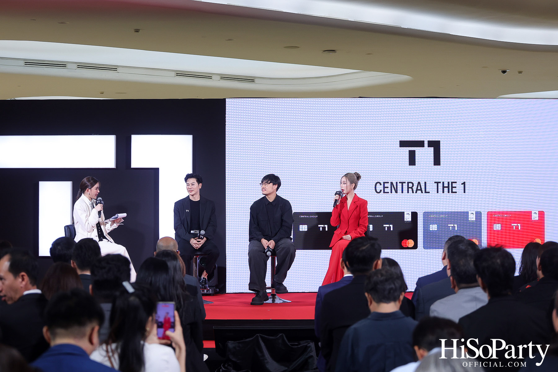 เซ็นทรัล เดอะวัน เปิดตัวภาพลักษณ์แบรนด์และบัตรเครดิตโฉมใหม่ พร้อมหนังโฆษณาโดย นวพล ธำรงรัตนฤทธิ์ และนักแสดงรุ่นใหม่ เจนเย่-เมธิกา