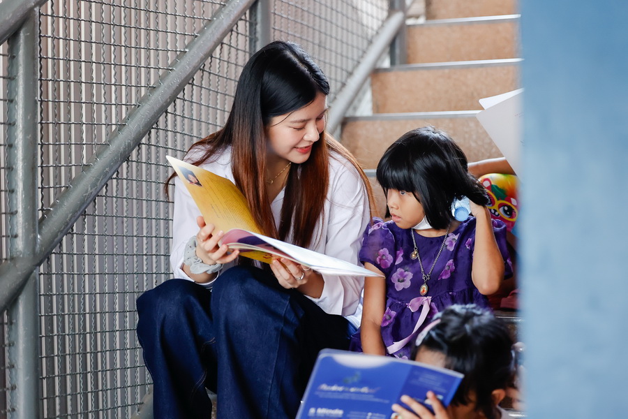 EM DISTRICT LA BELLE et LE BEAU รุ่นที่ 1 ร่วมกิจกรรมพิเศษ แบ่งปันรอยยิ้มให้น้องๆ ผู้พิการทางการเห็น