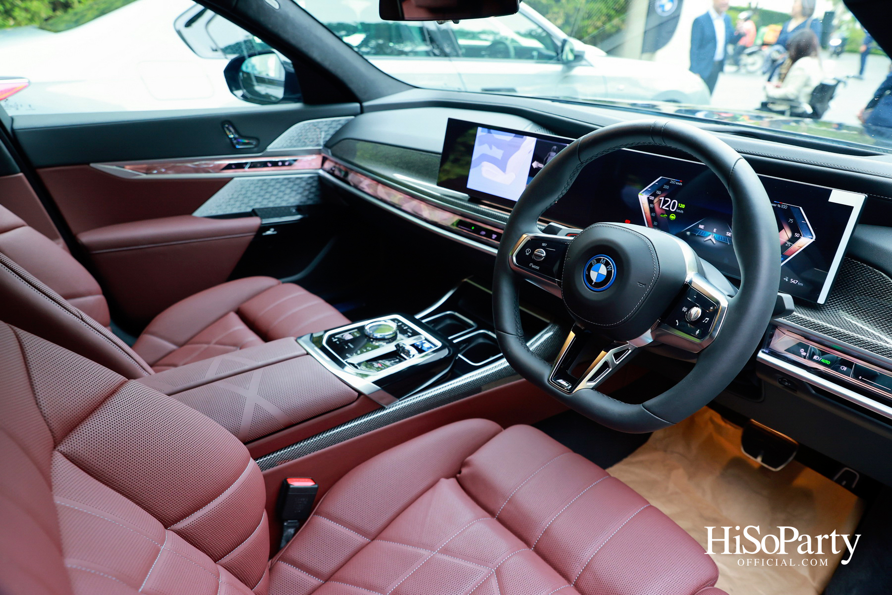 มิลเลนเนียม ออโต้ กรุ๊ป ฉลองครบรอบ 25 ปีอย่างยิ่งใหญ่ จัดงานเปิดตัว ‘The i7’ พร้อมคอนเสิร์ตสุดเอ็กซ์คลูซีฟ