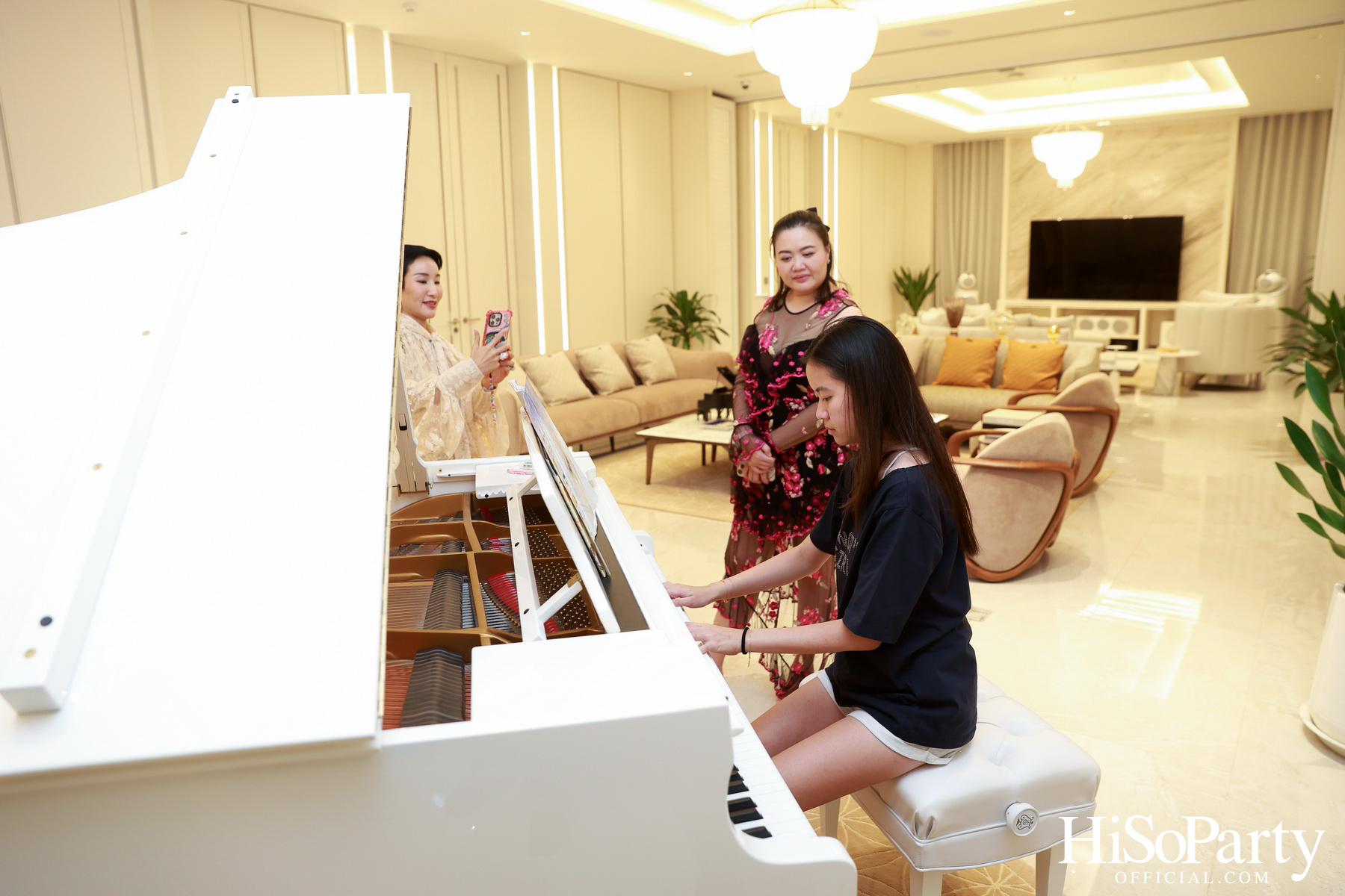 A Sweet Birthday for Ying HiSoParty